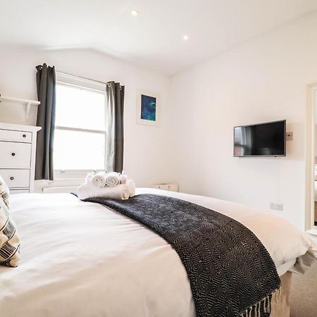 Modern & Spacious 1 Bedroom Clapham Junction Flat Λονδίνο Εξωτερικό φωτογραφία