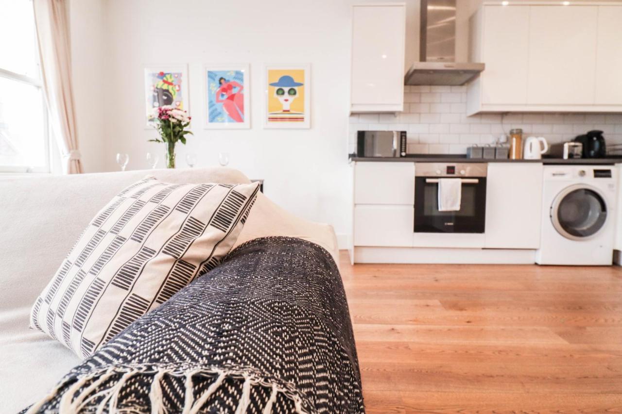 Modern & Spacious 1 Bedroom Clapham Junction Flat Λονδίνο Εξωτερικό φωτογραφία