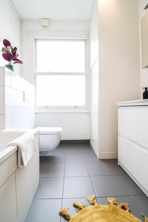 Modern & Spacious 1 Bedroom Clapham Junction Flat Λονδίνο Εξωτερικό φωτογραφία